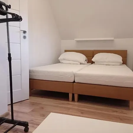 Nad Jeziorem Z Bania *